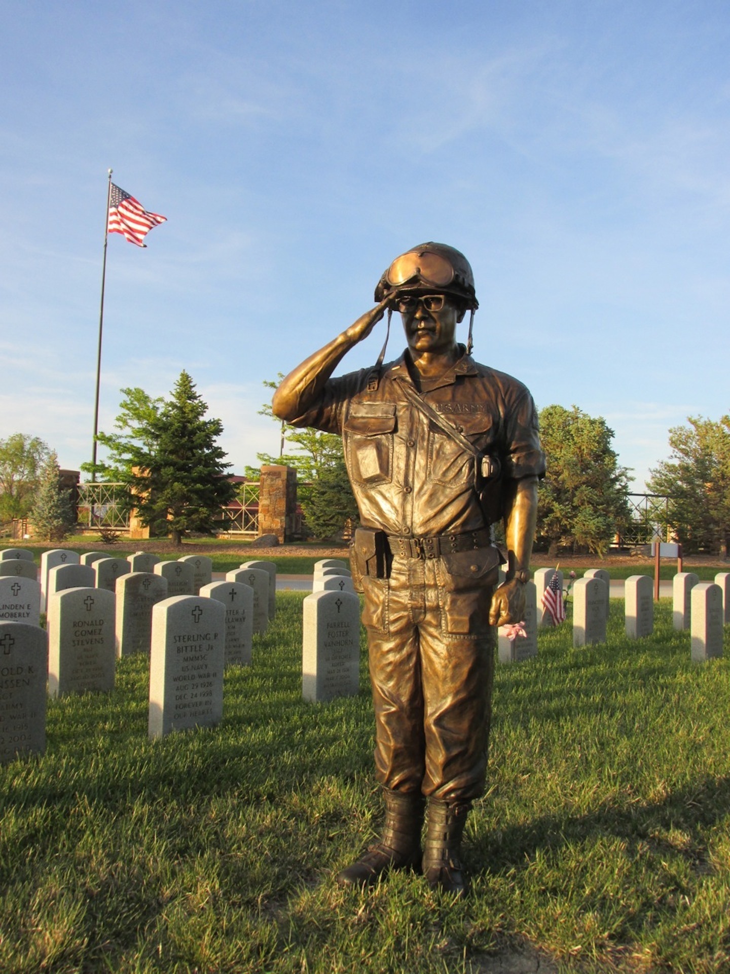 Shaffer Bronze - Human Figure "Saluting Soldier 2"