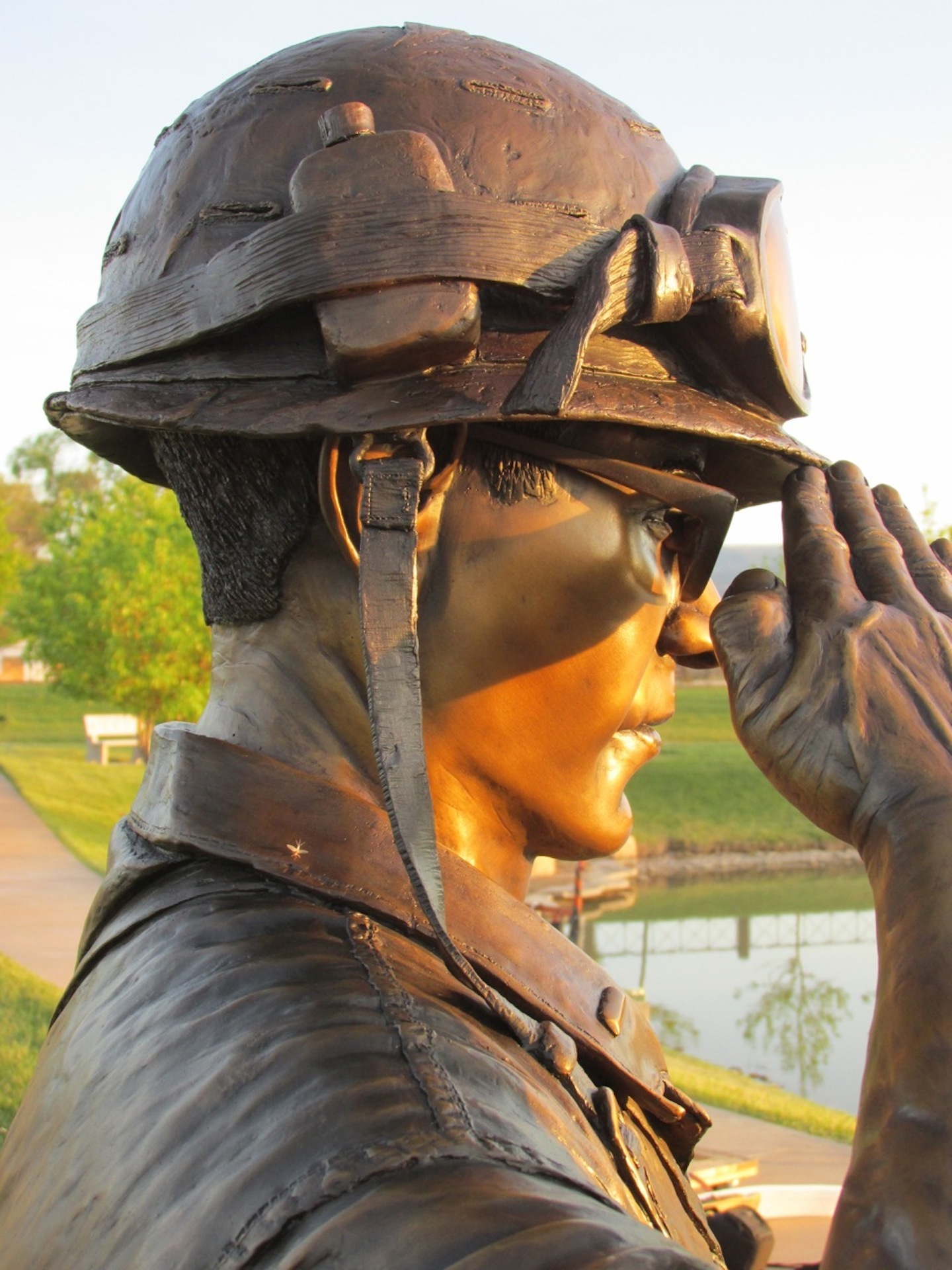 Shaffer Bronze - Human Figure "Saluting Soldier 4"